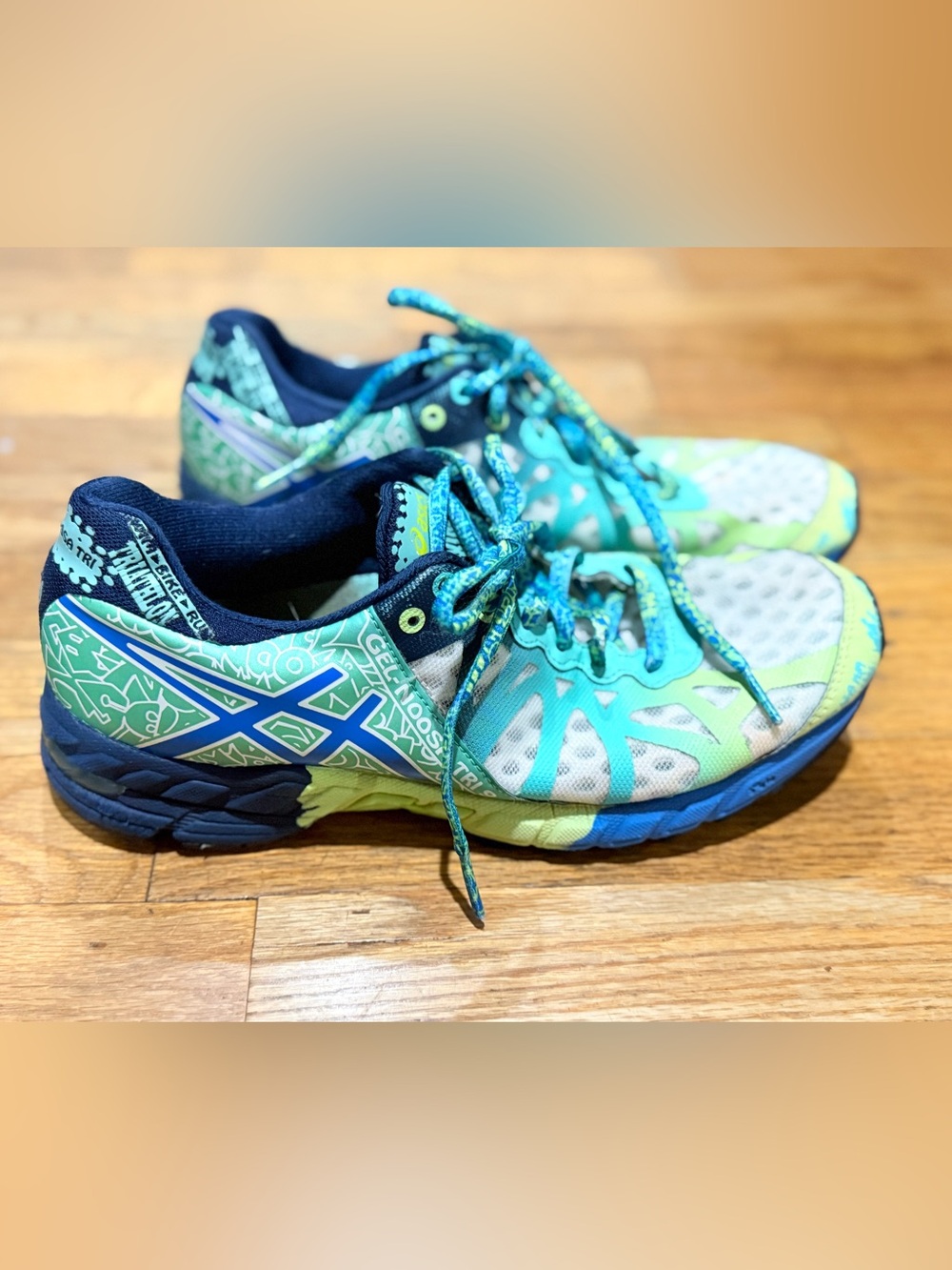 the Asics Gel Noosa Tri 9 running shoes Size 7.5